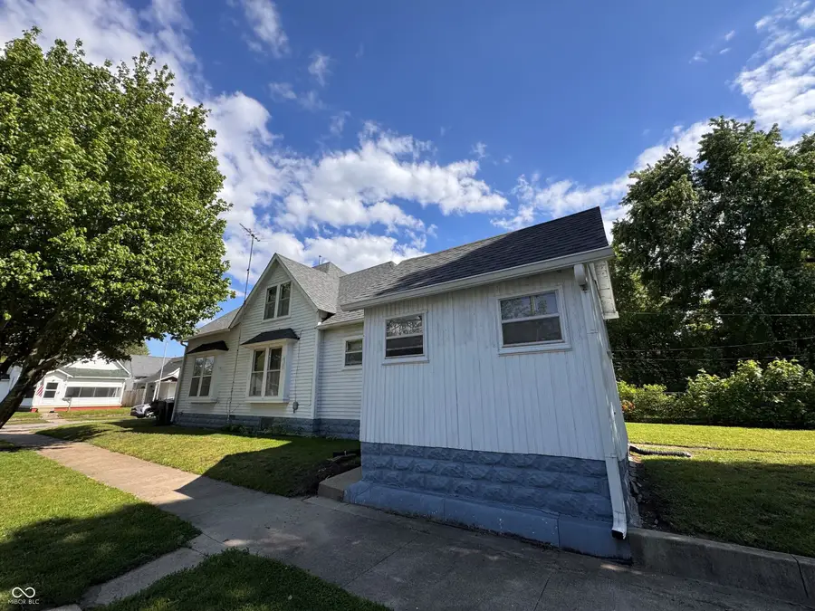1128 Union Street, Columbus, IN 47201 - #3