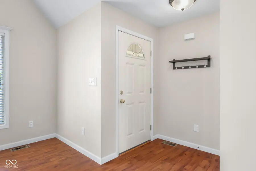 2353 Mcclennan Court N, Columbus, IN 47203 - #3