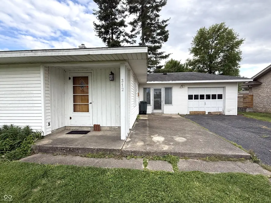 312 E Main Street, Farmersburg, IN 47850 - #2