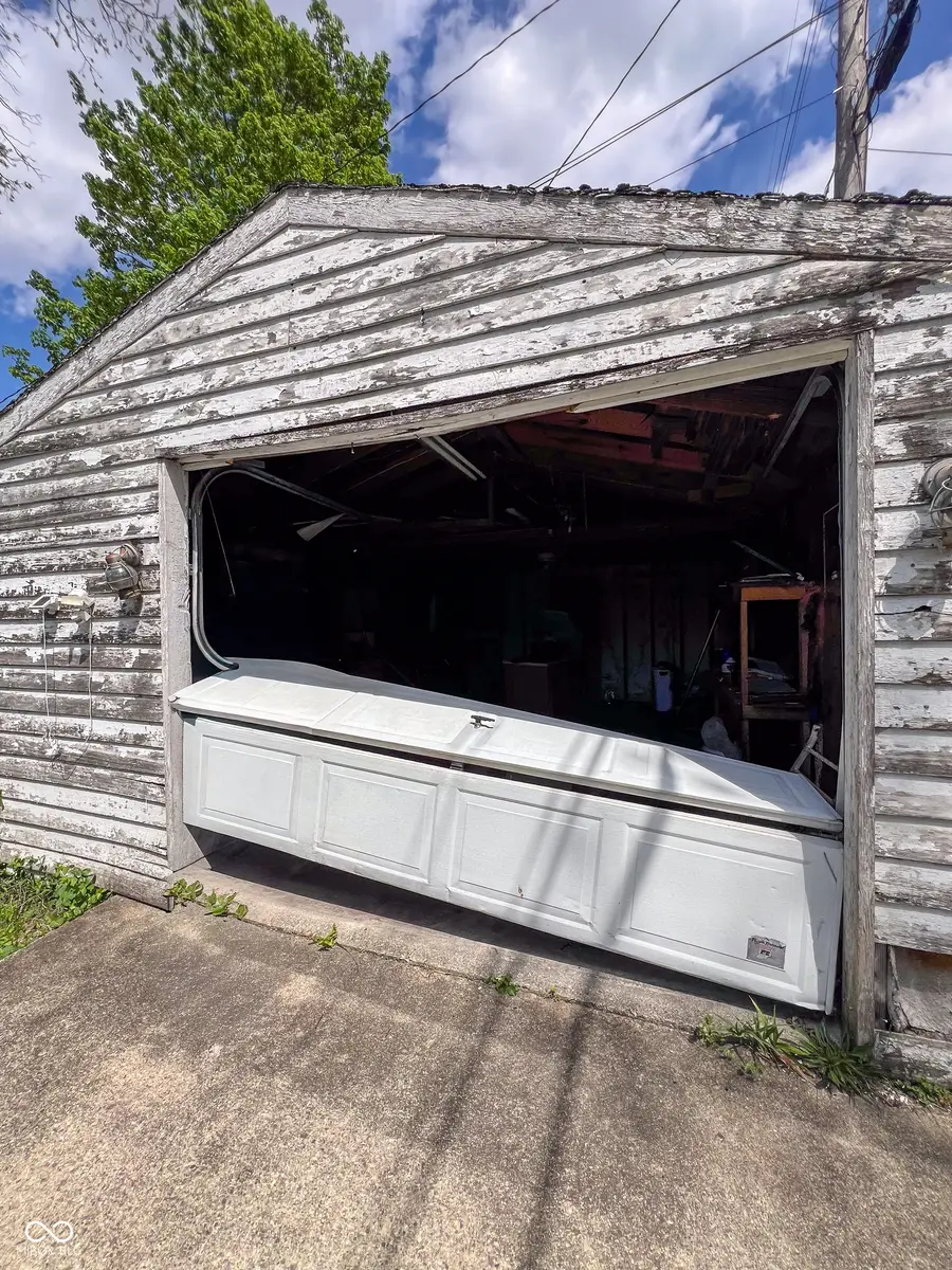 457 W Mechanic Street, Shelbyville, IN 46176 - #3