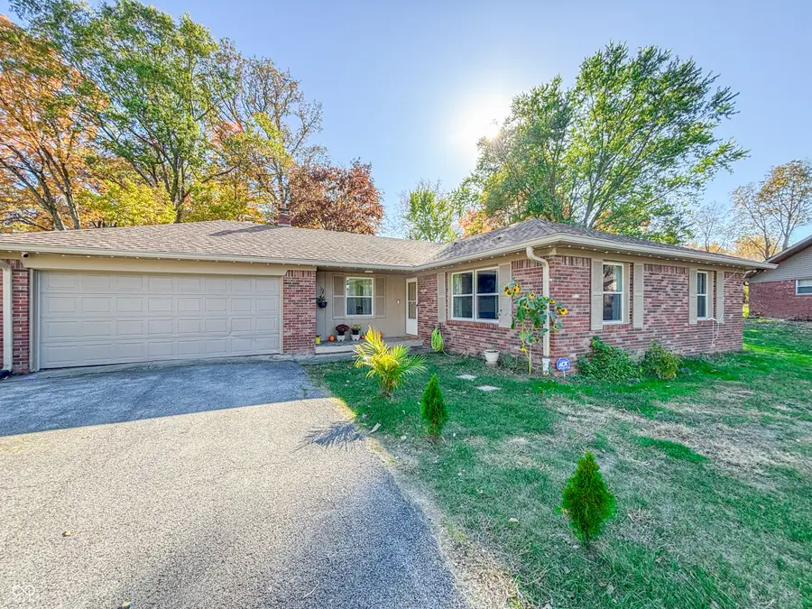 3211 W Sharon Drive, Greenfield, IN 46140 - #2