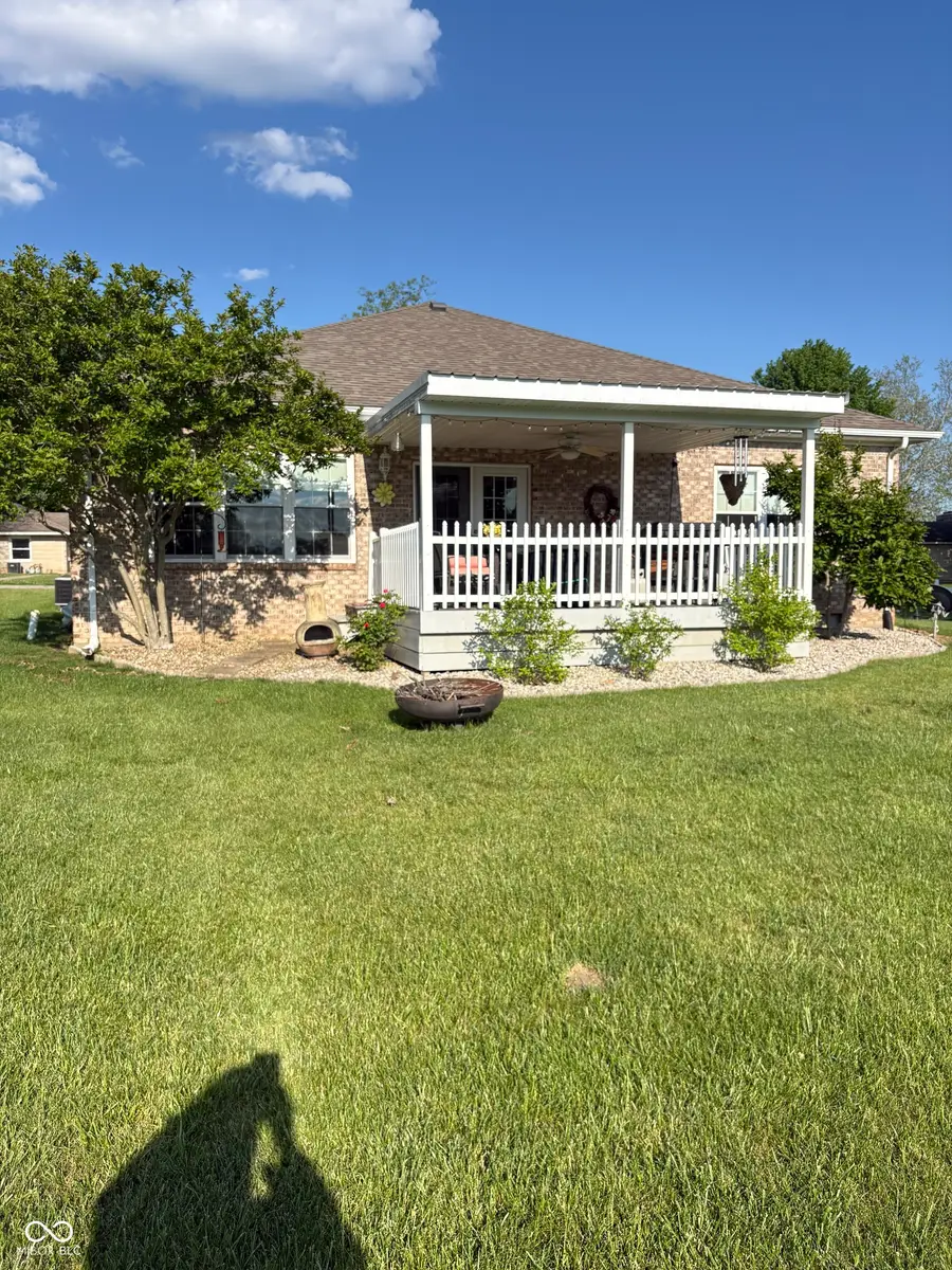 5584 Sandy Creek Drive N, Seymour, IN 47274 - #3