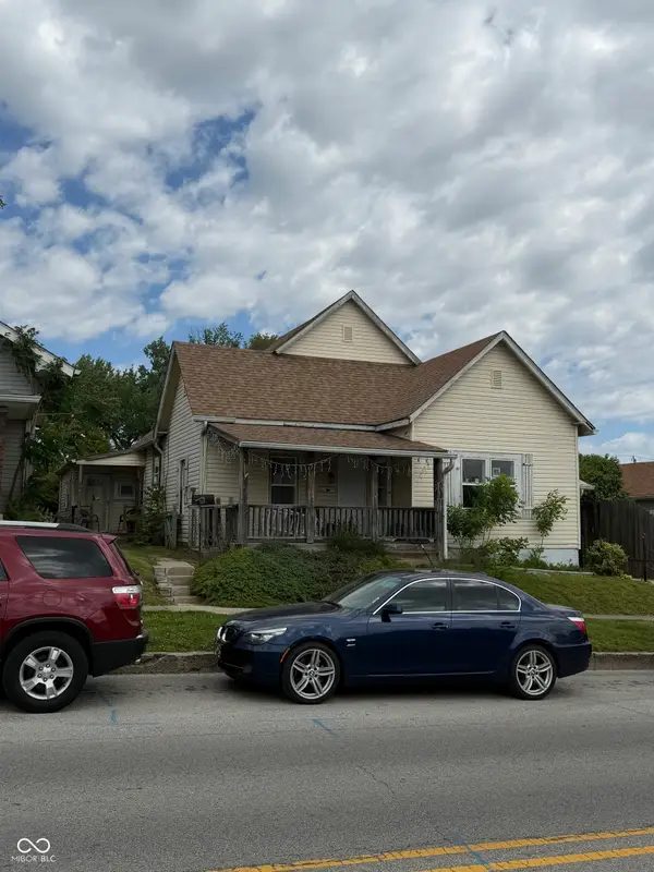 48-50 1/2 E Main Street, Mooresville, IN 46158
