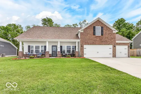 52 Manchester Drive, Trafalgar, IN 46181