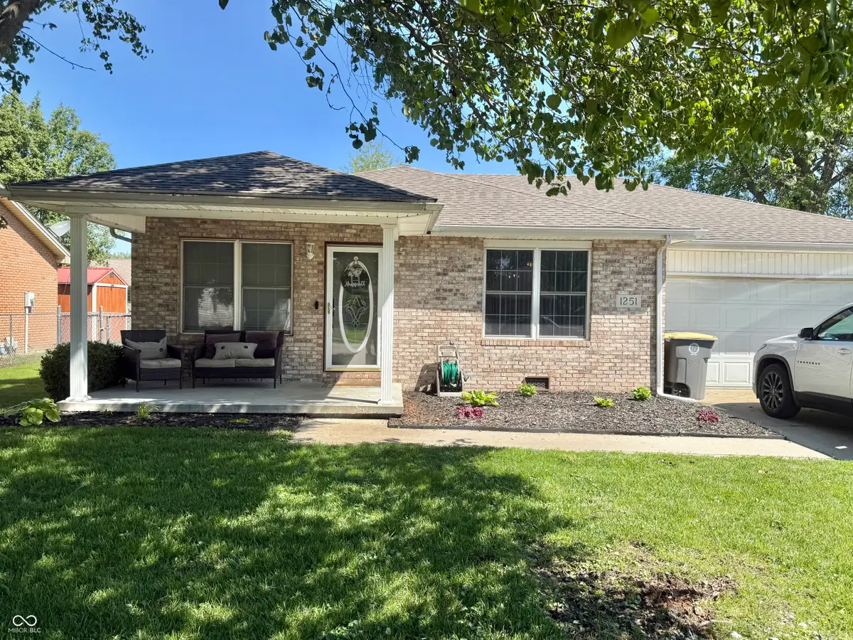 1251 Pin Oak Circle, Seymour, IN 47274 - #1
