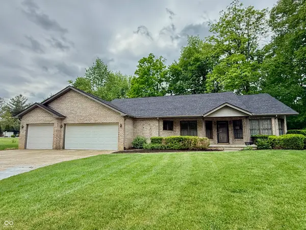 180 Oakbrook Drive, Columbus, IN 47201
