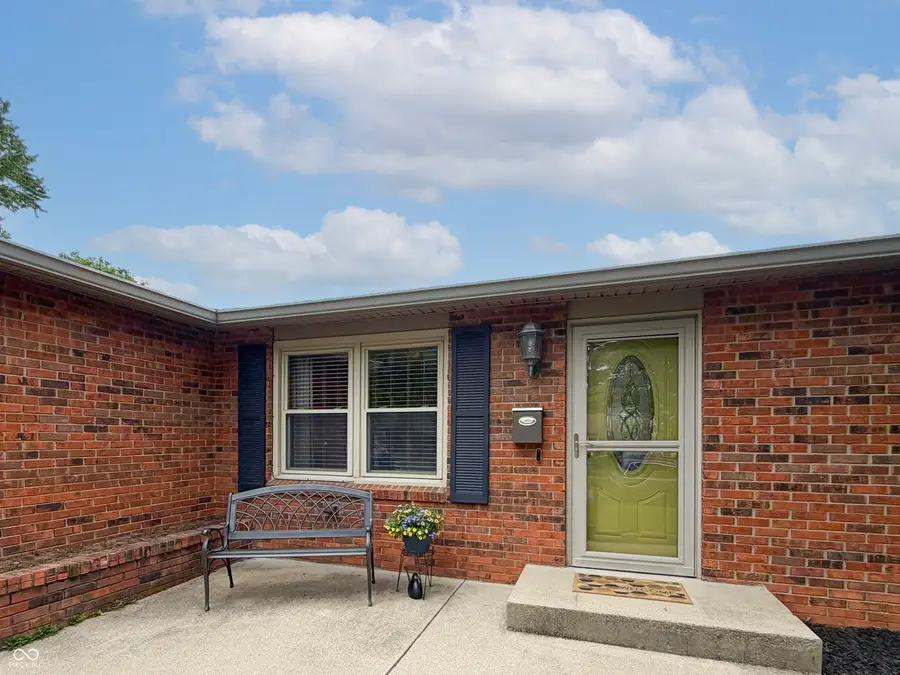 2933 Fairlawn Drive, Columbus, IN 47203 - #3