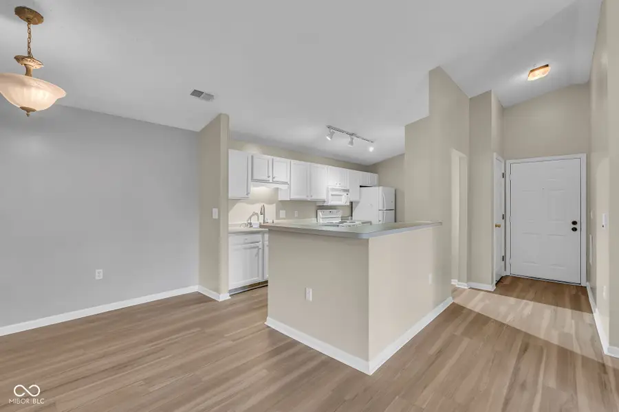 209 Faulkner Court #205, Carmel, IN 46032 - #3