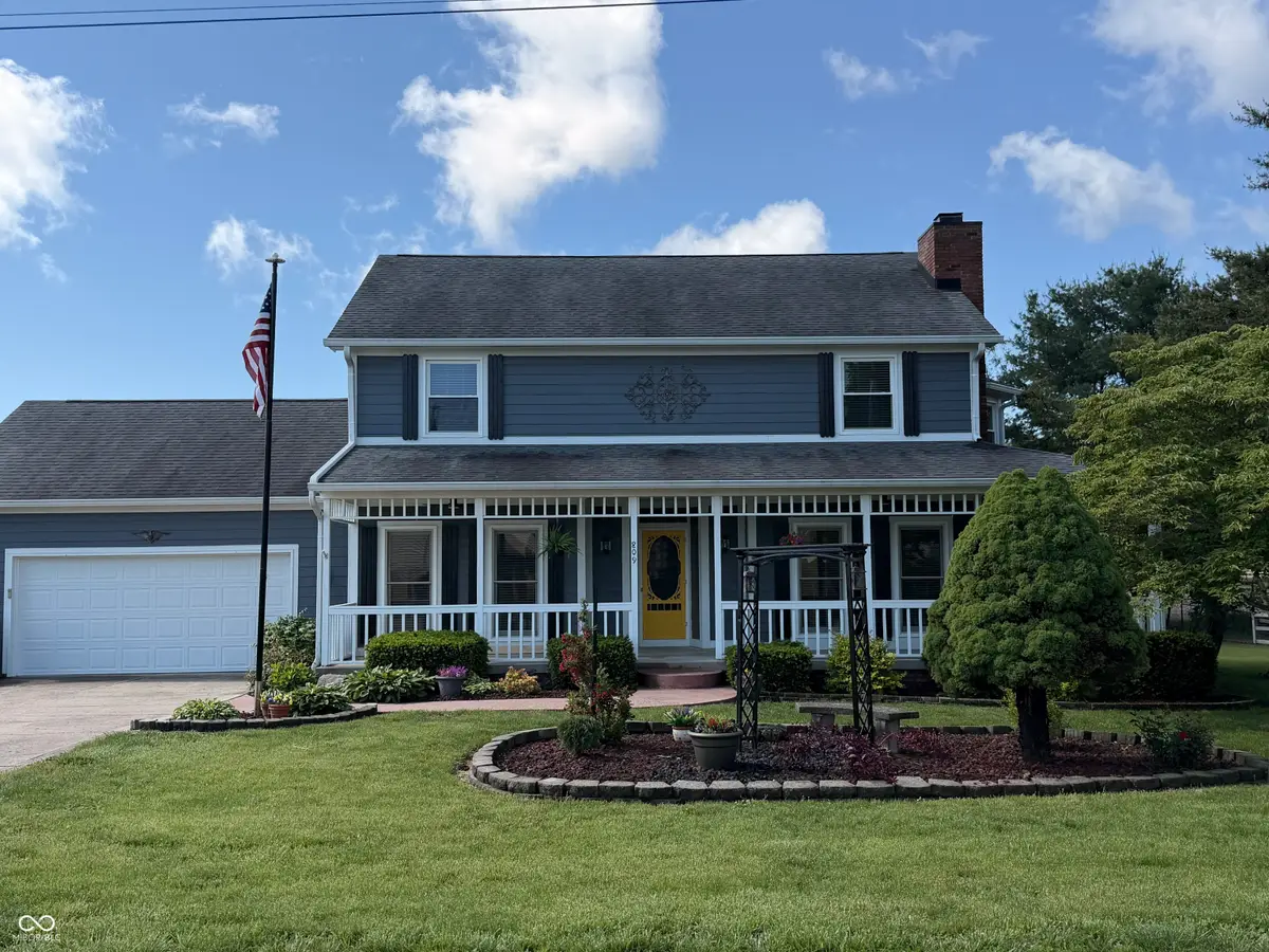 809 W Pearl Street, Trafalgar, IN 46181 - #1
