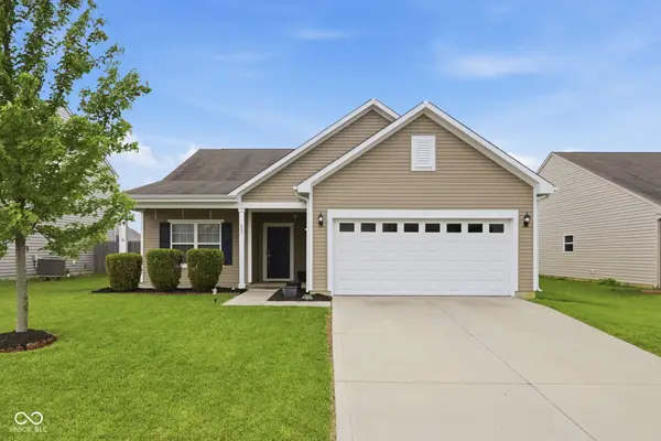 887 Sommersweet Run, Greenwood, IN 46143