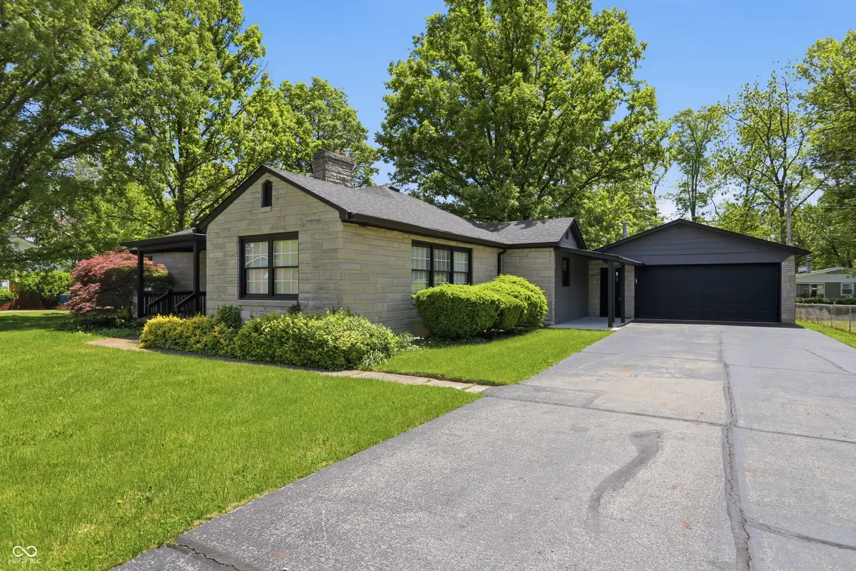 211 W Mckenzie Road, Greenfield, IN 46140 - #1