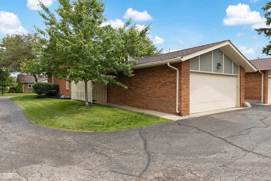 3975 Offshore Drive, Columbus, IN 47203 - #3