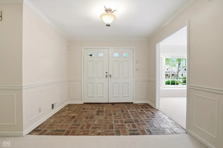 625 Eagle Creek Circle, Zionsville, IN 46077 - #3