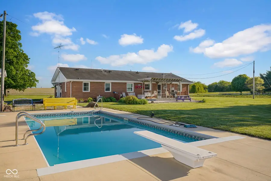 12904 E County Road 900 N, Hope, IN 47246 - #2