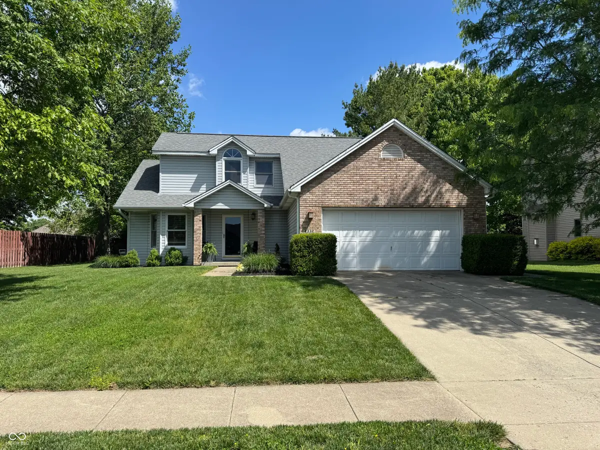 2332 Broadmoor Lane, Columbus, IN 47203 - #1