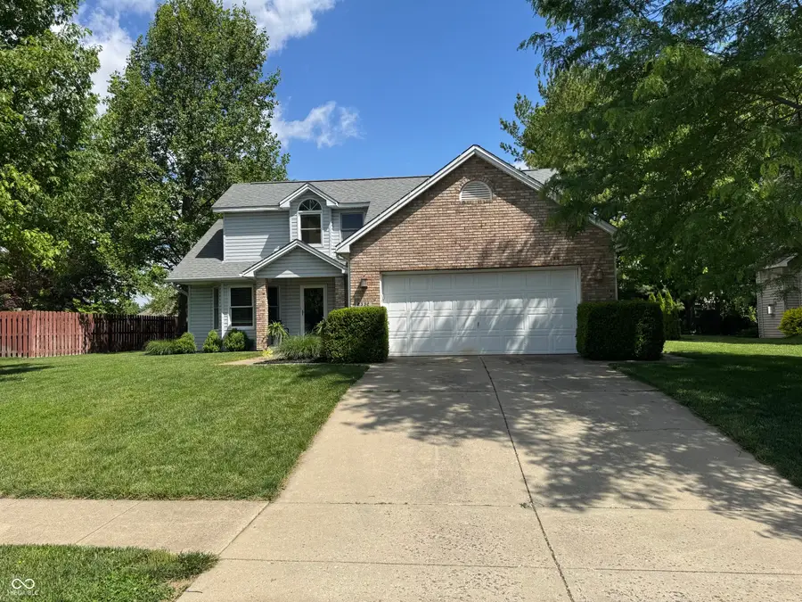 2332 Broadmoor Lane, Columbus, IN 47203 - #2