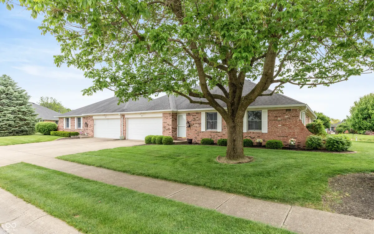 811 S School Street, Brownsburg, IN 46112 - #1