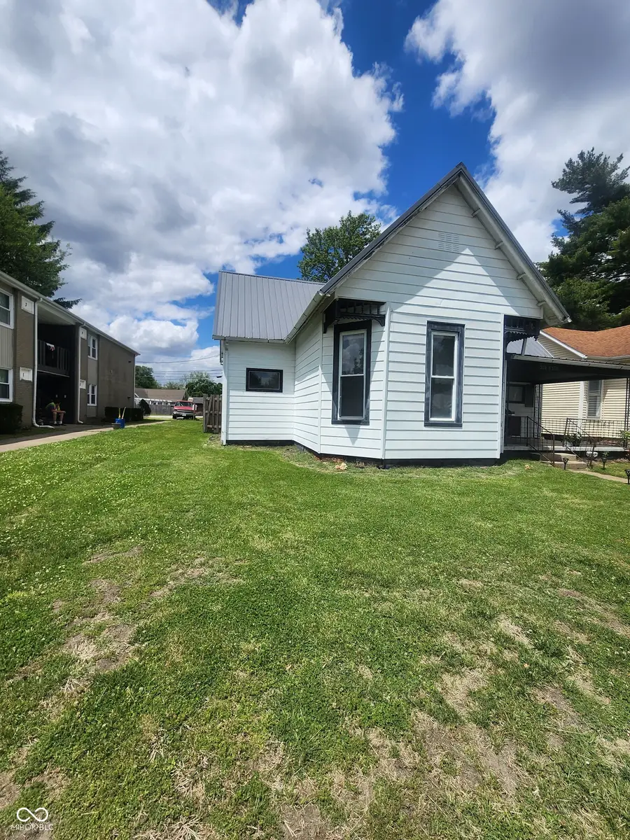 528 W 5th Street, Seymour, IN 47274 - #2