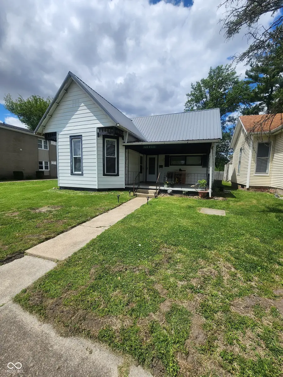 528 W 5th Street, Seymour, IN 47274 - #3