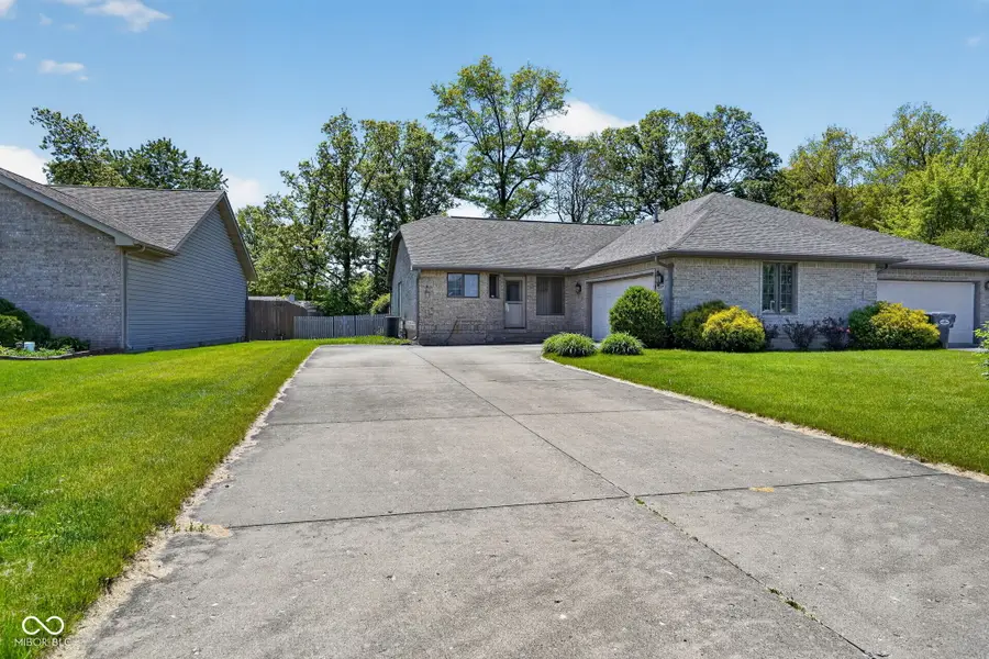 8307 W Ashford Lane, Muncie, IN 47304 - #2