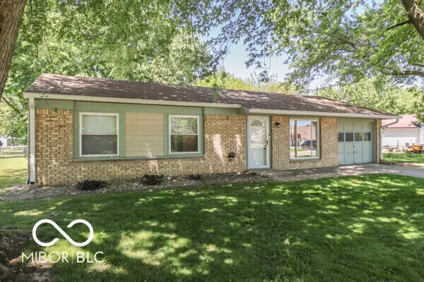 18 Maple Drive, Bargersville, IN 46106