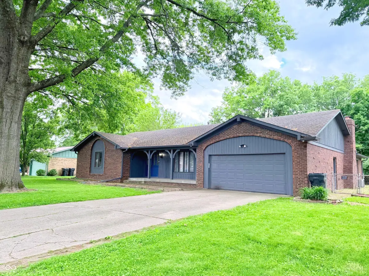 202 Meander Way, Greenwood, IN 46142 - #1