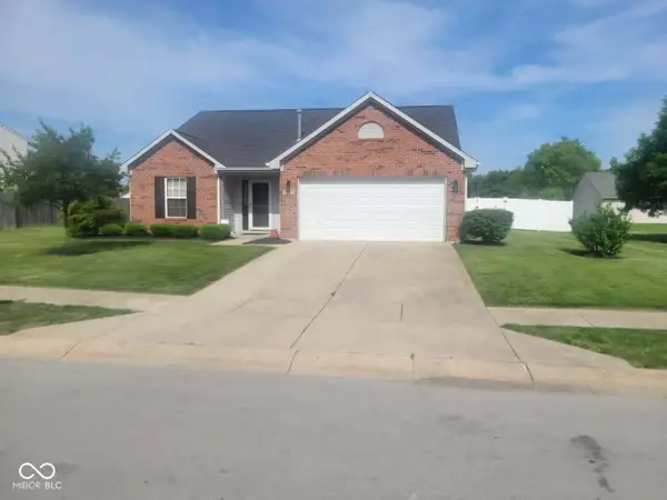 913 Halyard Drive, Avon, IN 46123