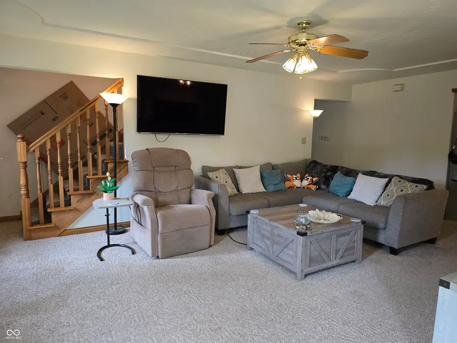 3393 W Sunset Drive N, Greenfield, IN 46140 - #3