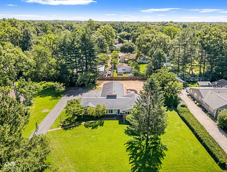 3233 Woodland Parkway, Columbus, IN 47203 - #2