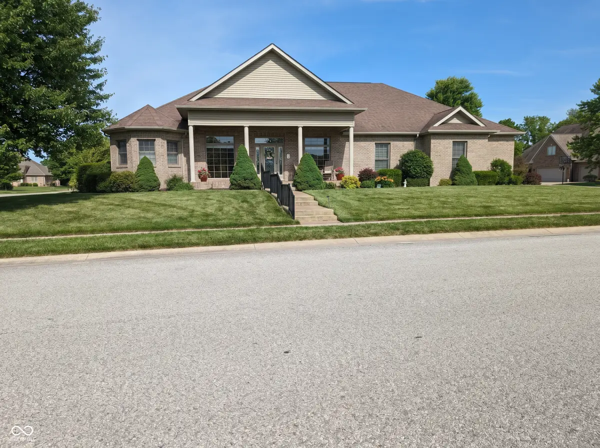 3975 Arrowwood Drive, Columbus, IN 47203 - #1