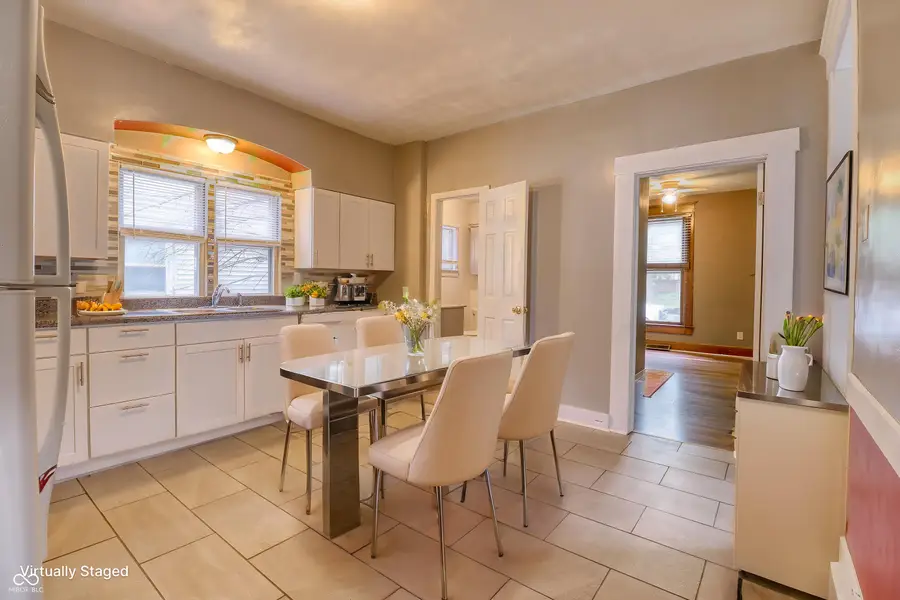 1005 W Beechwood Avenue, Muncie, IN 47303 - #2