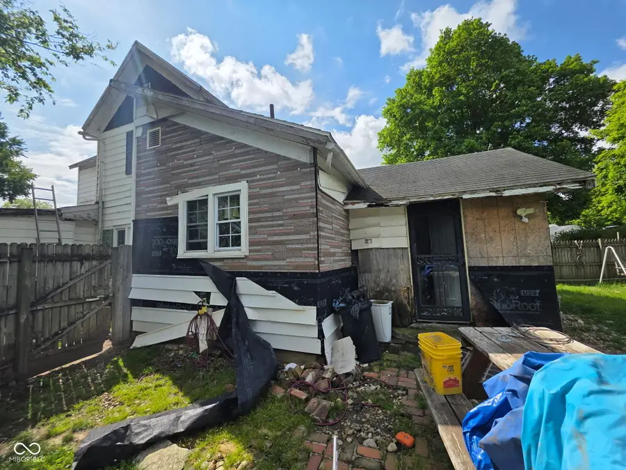 712 S Clinton Street, Alexandria, IN 46001 - #2