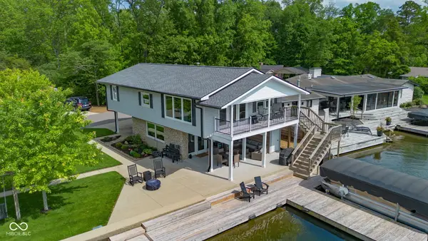9082 W Tulip Drive, Columbus, IN 47201