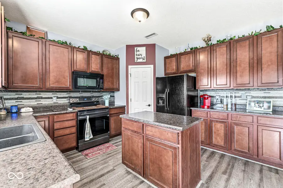 8595 Harlekin Court, Avon, IN 46123 - #3