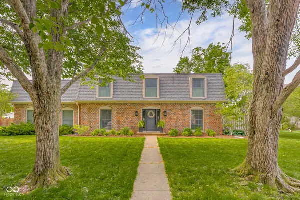 3648 Deerfield Place, Columbus, IN 47203