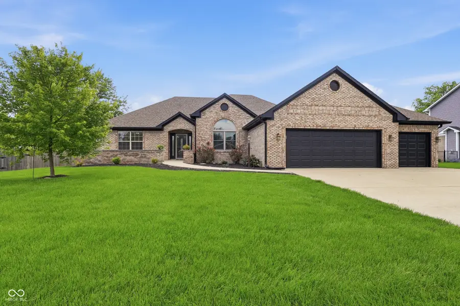 3830 S Redbird Trail, New Palestine, IN 46163 - #2