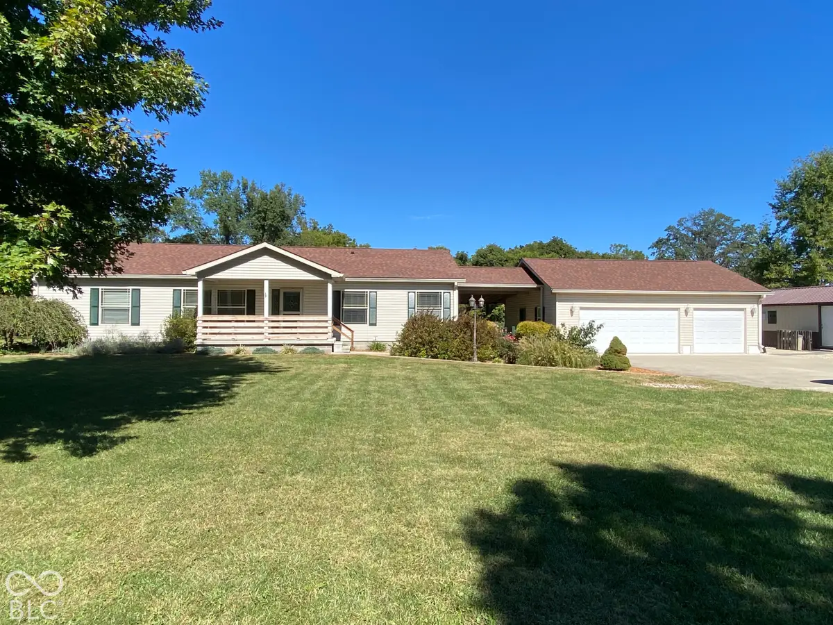 1416 E Whitcomb Avenue, Clinton, IN 47842 - #1
