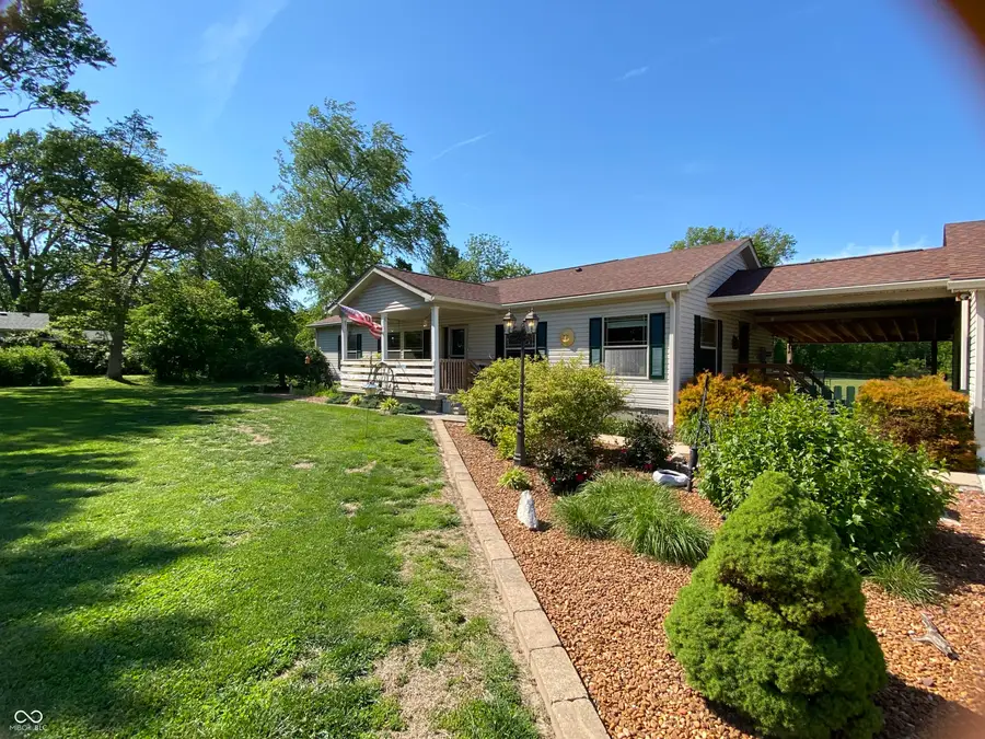 1416 E Whitcomb Avenue, Clinton, IN 47842 - #3