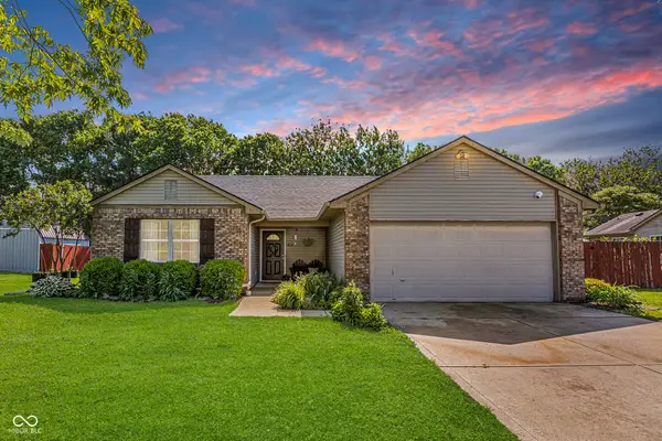 611 Clydesdale Lane, Bargersville, IN 46106