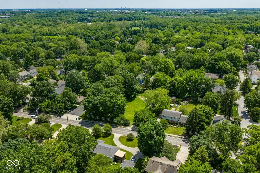725 W Oak Street, Zionsville, IN 46077 - #3