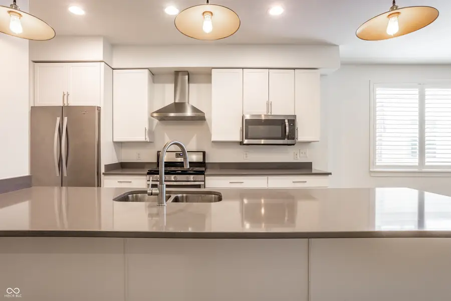 622 E 10th Street #APT 301, Indianapolis, IN 46202 - #3