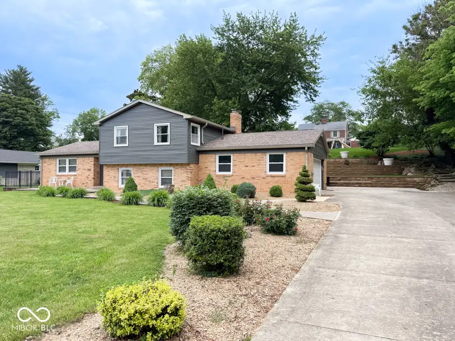 1106 Fairfield Drive, Shelbyville, IN 46176 - #2