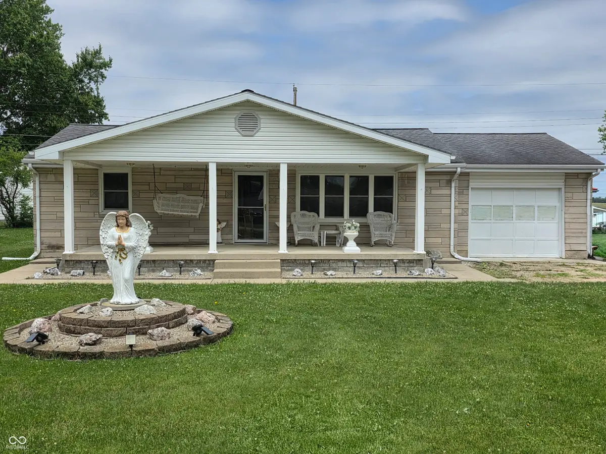 604 E Gatewood Drive, Westport, IN 47283 - #1