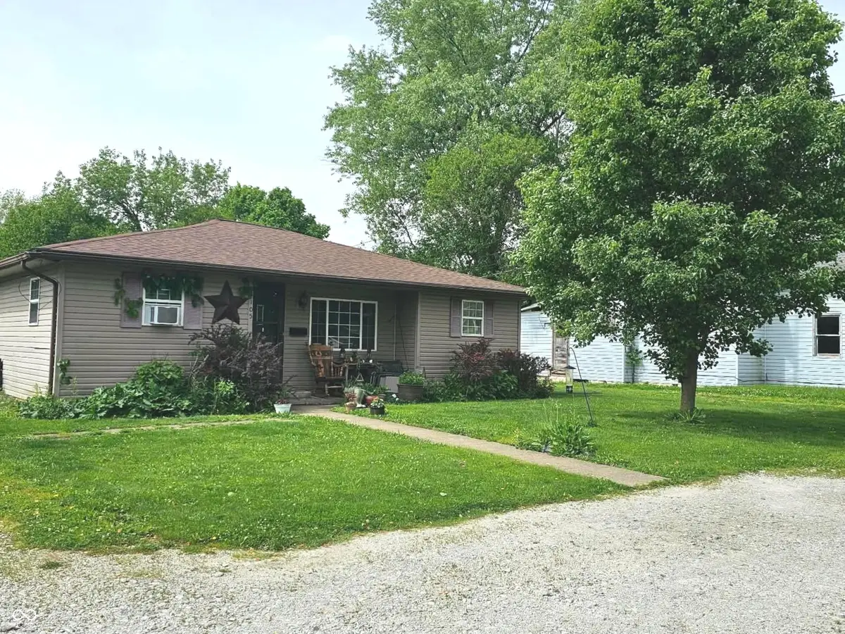 105 E Van Buren Street, Alexandria, IN 46001 - #1