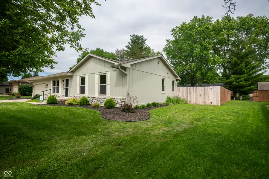 4913 N Riverside Drive, Columbus, IN 47203 - #2
