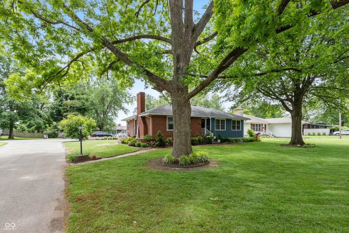 901 North Drive, Seymour, IN 47274 - #1