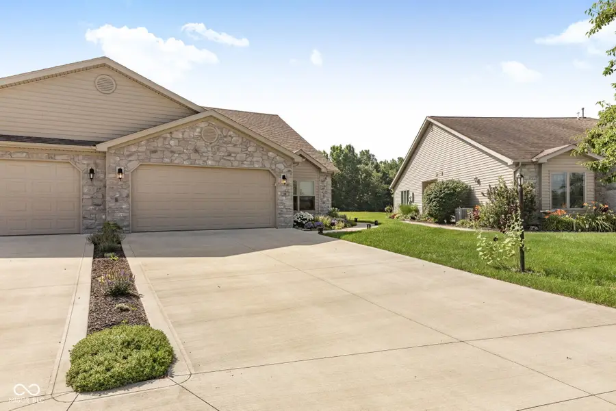 108 St Andrews Court, Hartford City, IN 47348 - #2
