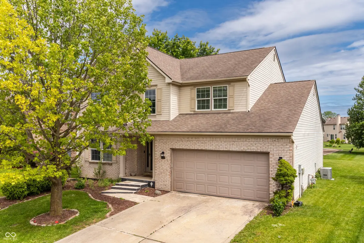 6529 Sussex Drive, Zionsville, IN 46077 - #1