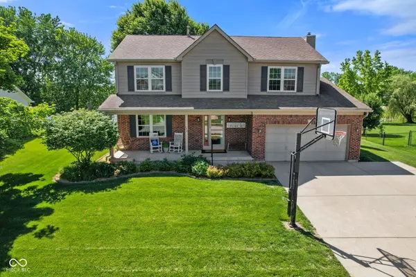 458 Gainesway Drive N, Greenwood, IN 46142