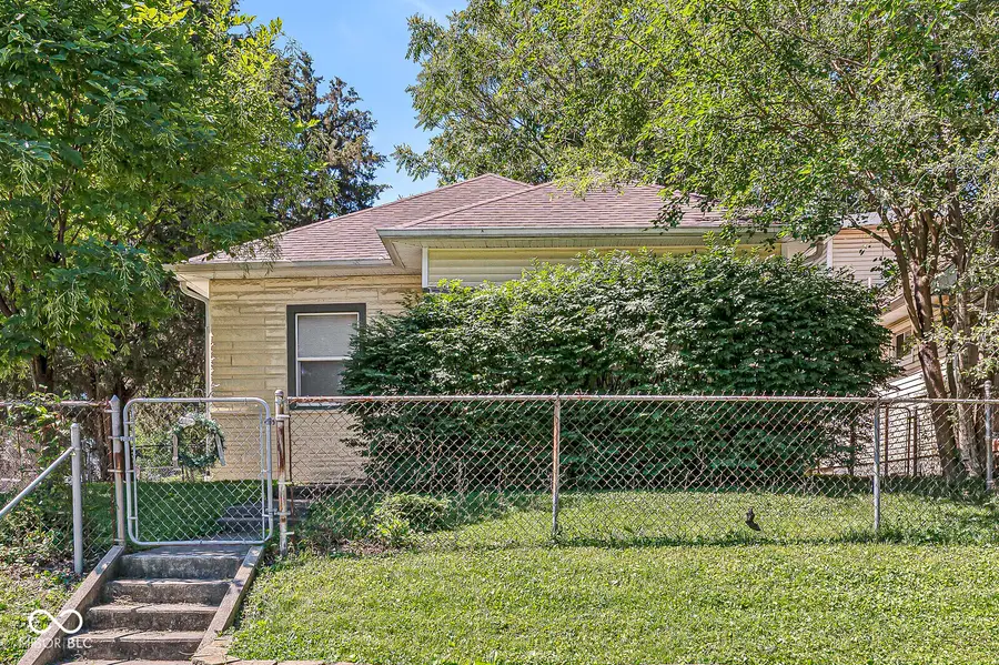 1921 E Pleasant Run Parkway South Drive, Indianapolis, IN 46203 - #2